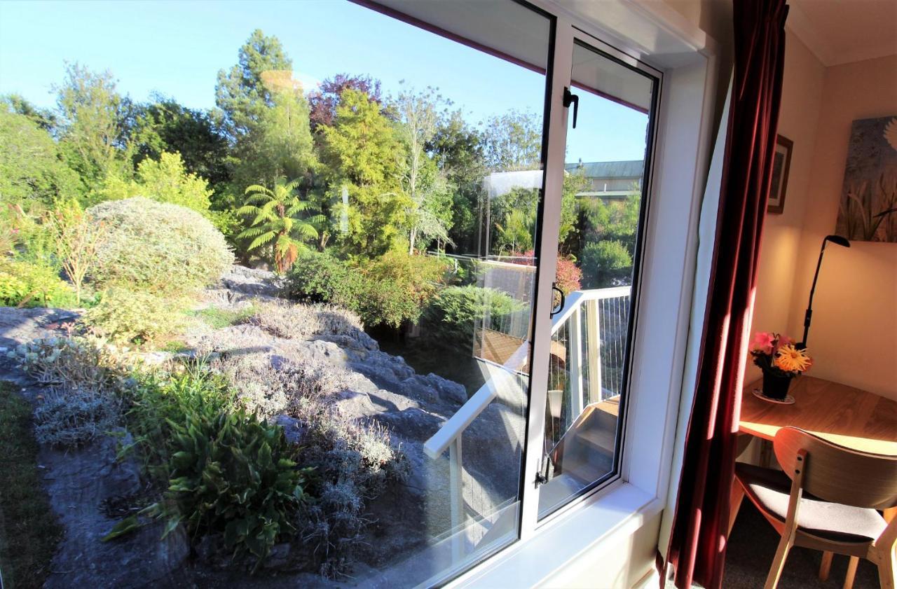 Labyrinth Gardens Guest House Takaka Exterior foto