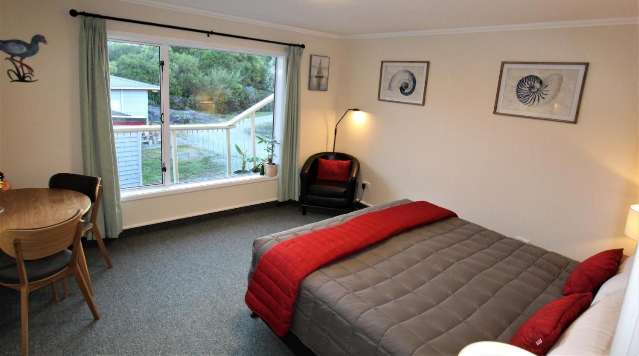 Labyrinth Gardens Guest House Takaka Exterior foto