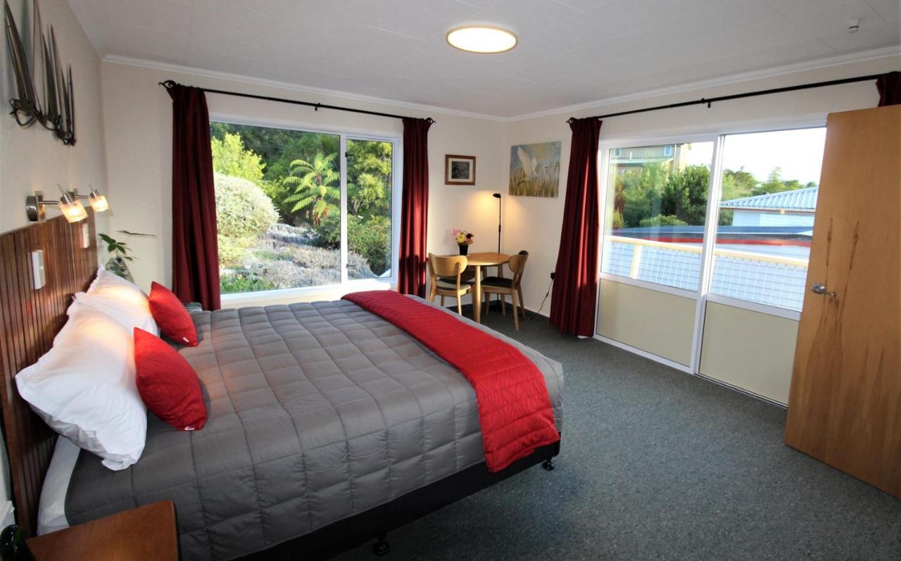 Labyrinth Gardens Guest House Takaka Exterior foto